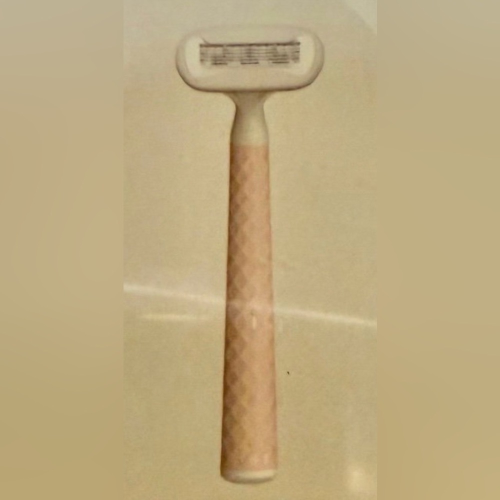 Women’s Razor PINK Brand New